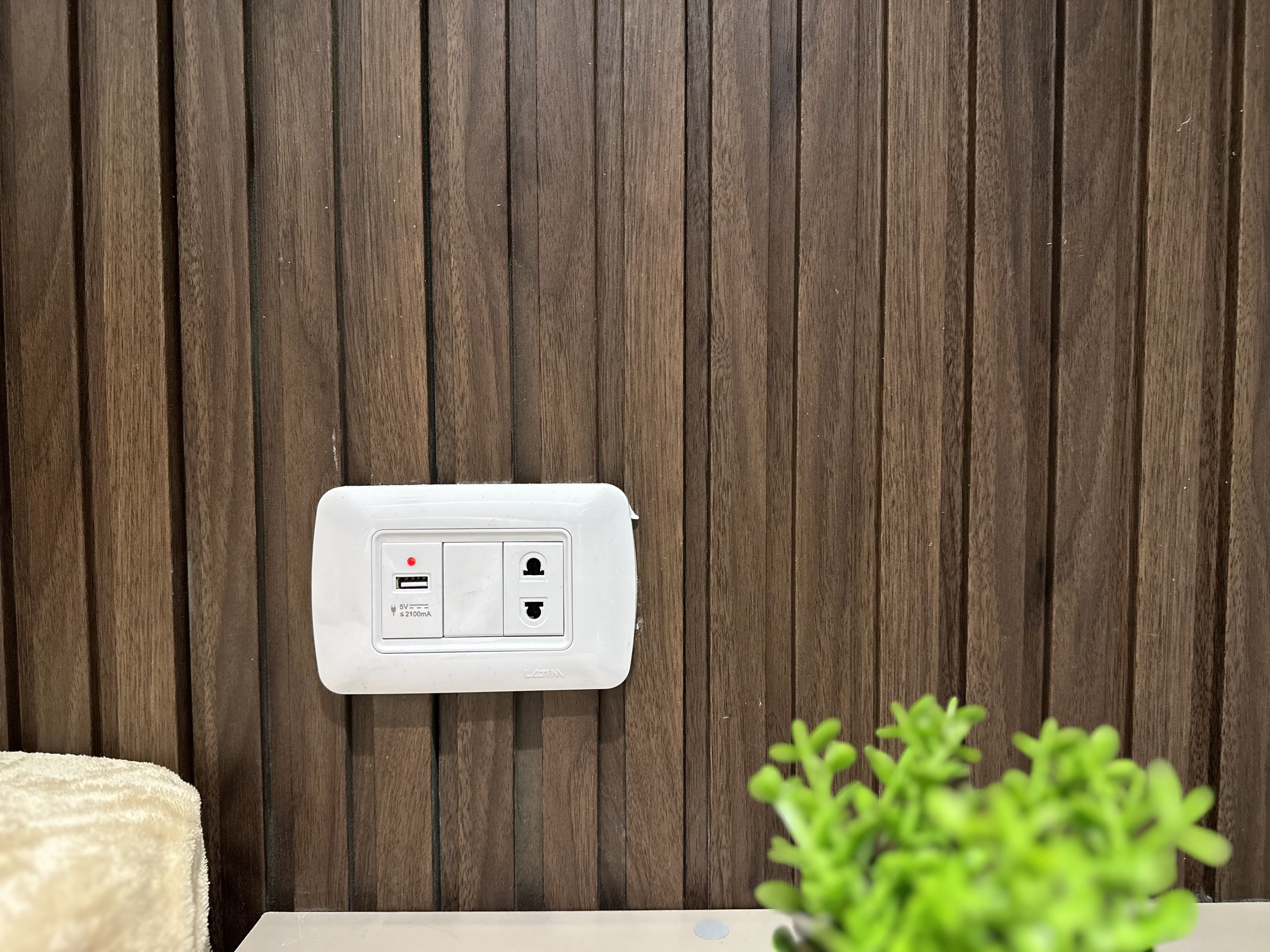 Mecca Street - One Room with Balcony