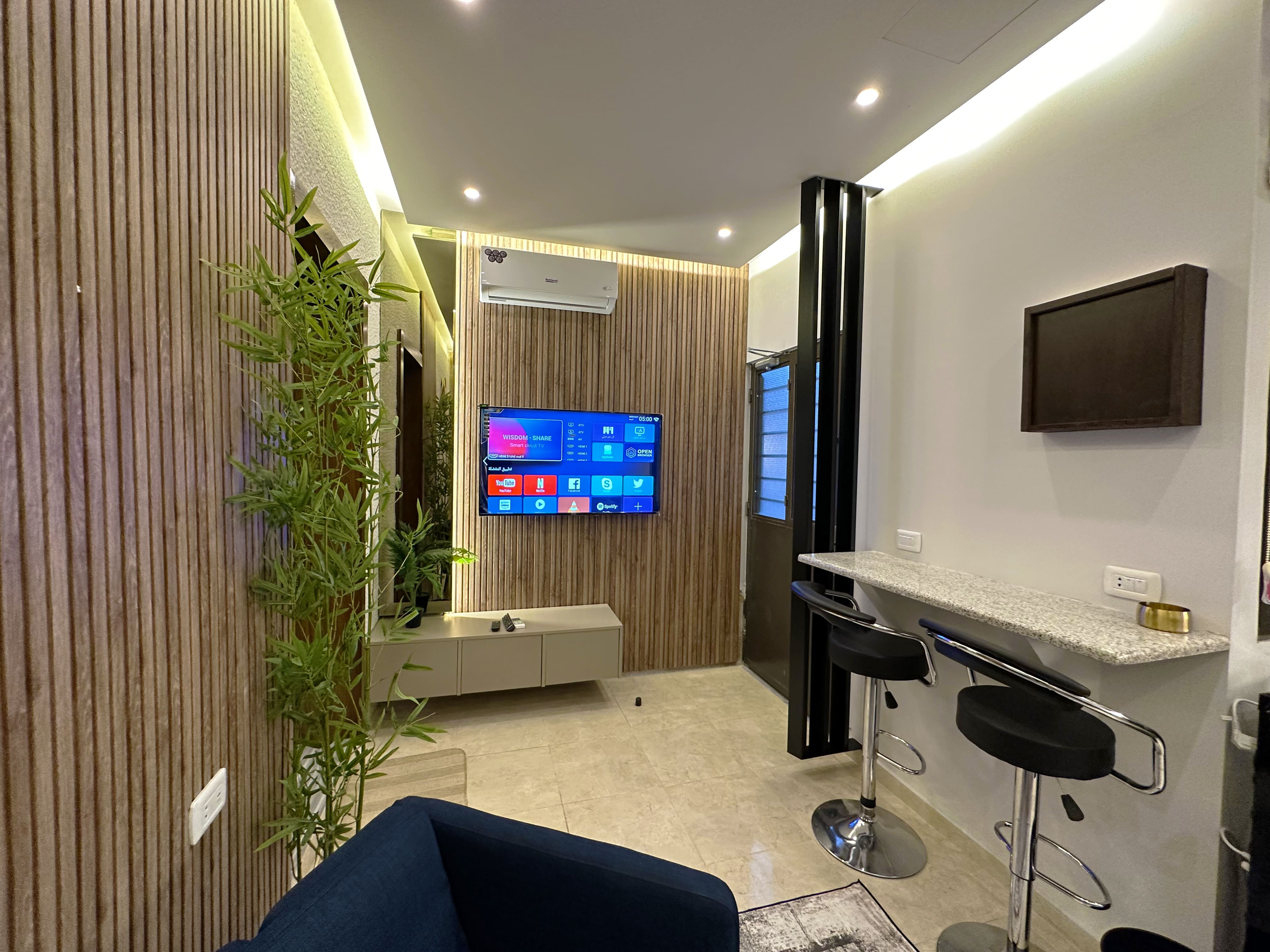 Mecca Street - One Room with Balcony