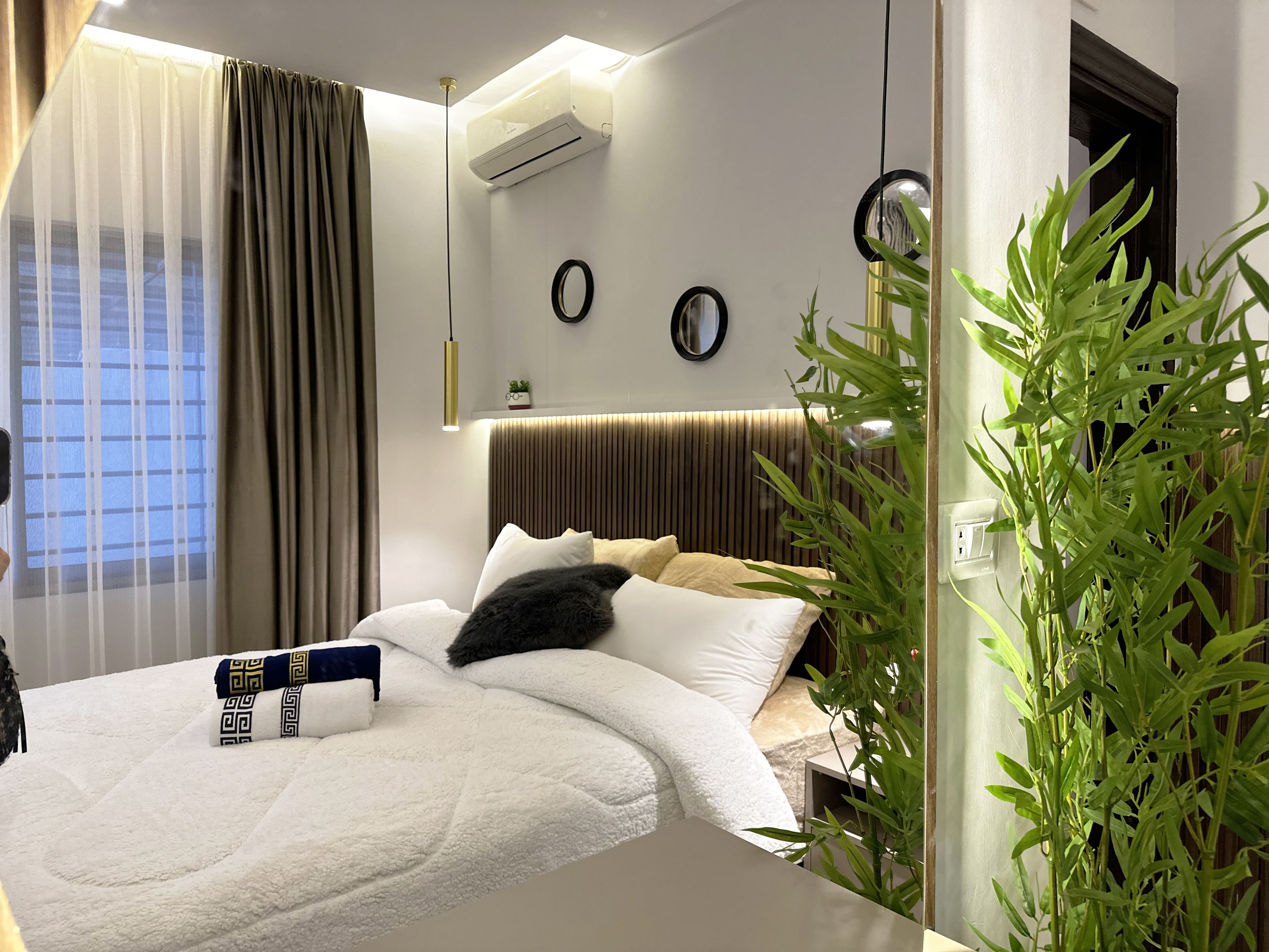 Mecca Street - One Room with Balcony